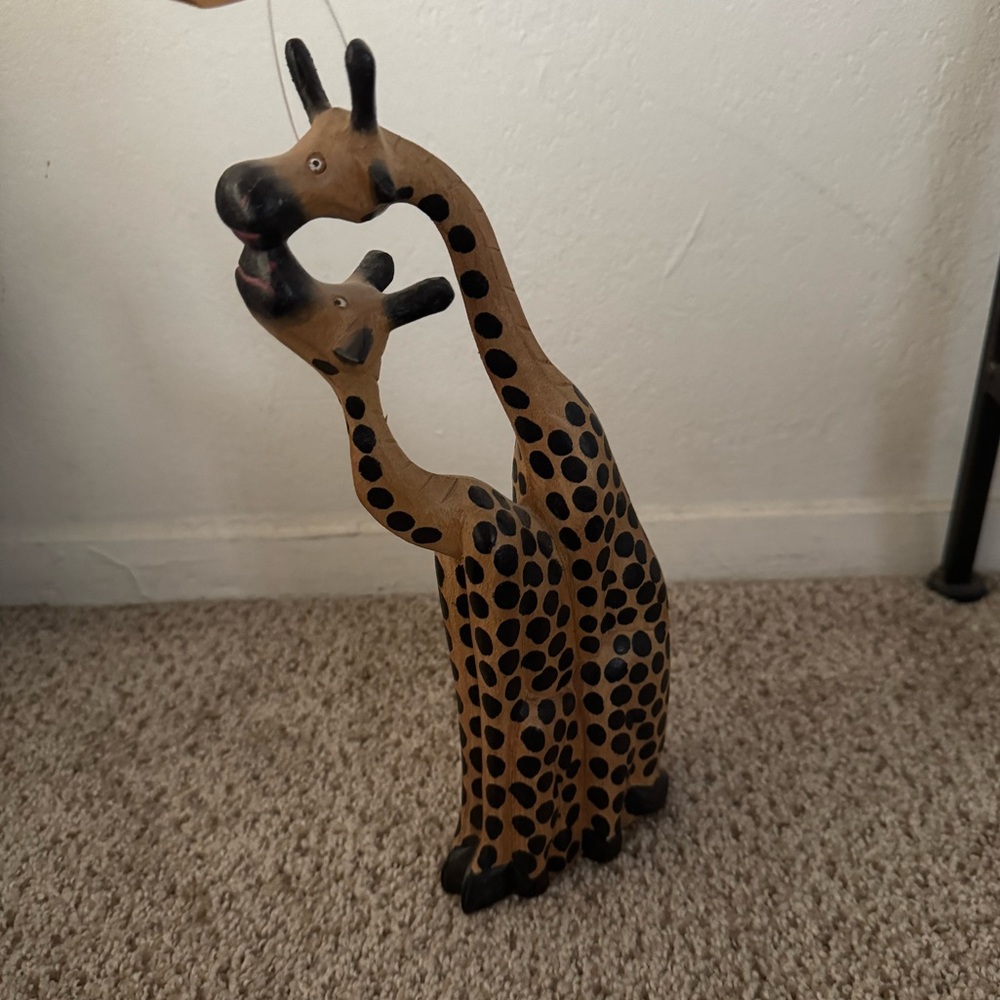 Asia Overland Hand Carved Wood Giraffes Statue Figurine Painted Brown NEW NWT - Picture 7 of 9